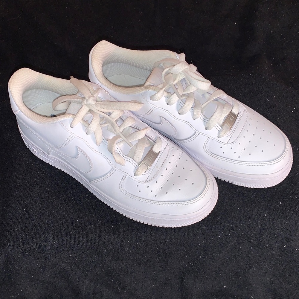 ✨WHITE NIKE AIR FORCE 1’S✨ - Picture 3 of 14